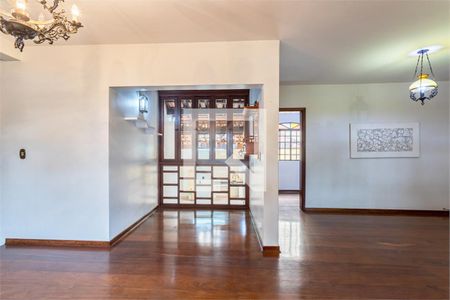 Casa de Condomínio à venda com 4 quartos, 245m² em Campininha, São Paulo