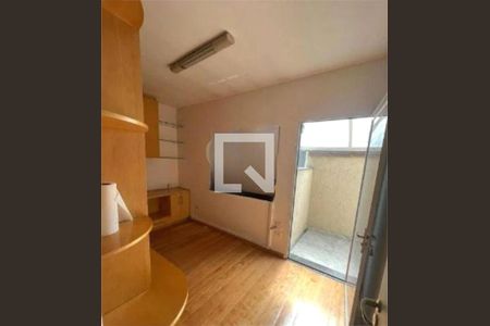 Casa à venda com 3 quartos, 150m² em Parque Imperial, São Paulo