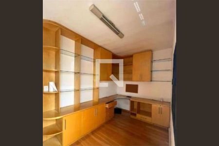 Casa à venda com 3 quartos, 150m² em Parque Imperial, São Paulo