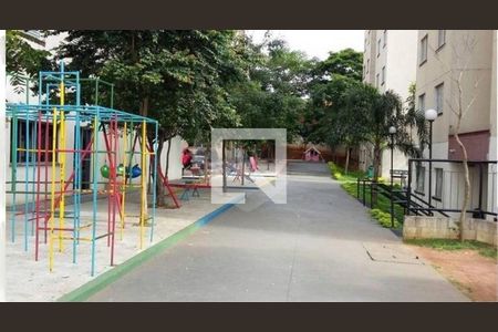 Apartamento à venda com 2 quartos, 46m² em Vila Carmosina, São Paulo