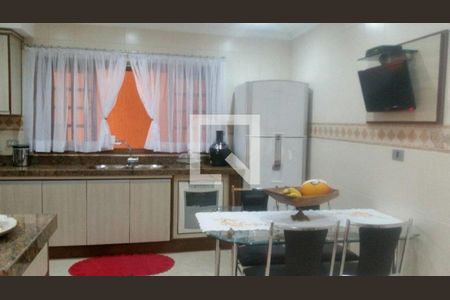 Casa à venda com 3 quartos, 250m² em Vila Antonieta, São Paulo