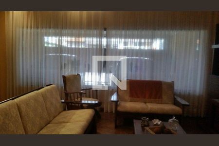 Casa à venda com 3 quartos, 250m² em Vila Antonieta, São Paulo