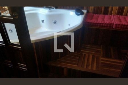 Casa à venda com 3 quartos, 250m² em Vila Antonieta, São Paulo