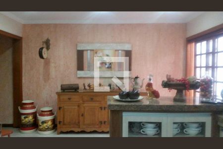 Casa à venda com 3 quartos, 250m² em Vila Antonieta, São Paulo