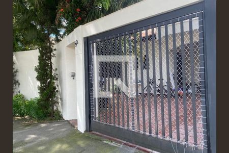 Casa à venda com 3 quartos, 176m² em Vila Pirajussara, São Paulo