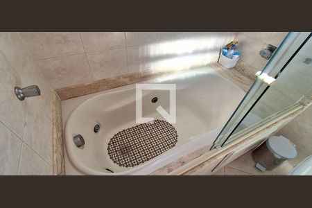 Banheiro de casa à venda com 3 quartos, 230m² em Santa Maria, Santo André