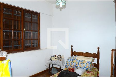 Quarto 1 de casa à venda com 3 quartos, 300m² em Carlos Prates, Belo Horizonte