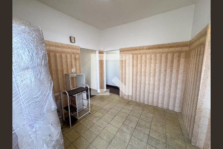 Sala de casa para alugar com 3 quartos, 120m² em Califórnia, Belo Horizonte