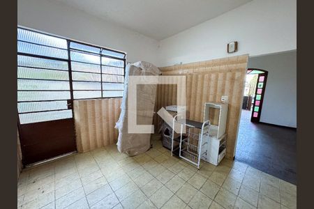 Sala de casa para alugar com 3 quartos, 120m² em Califórnia, Belo Horizonte