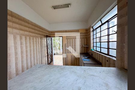 Sala de casa para alugar com 3 quartos, 120m² em Califórnia, Belo Horizonte