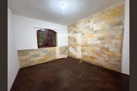Quarto 1 de casa para alugar com 3 quartos, 120m² em Califórnia, Belo Horizonte