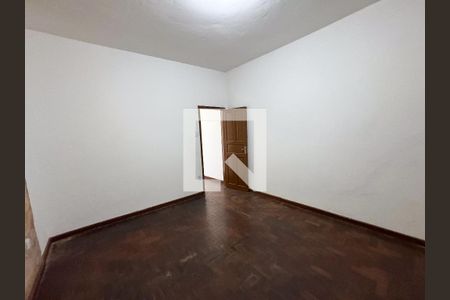 Quarto 1 de casa para alugar com 3 quartos, 120m² em Califórnia, Belo Horizonte