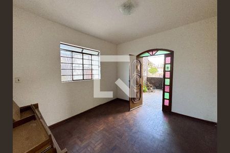 Sala de casa para alugar com 3 quartos, 120m² em Califórnia, Belo Horizonte