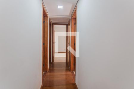 Corredor de apartamento para alugar com 3 quartos, 90m² em Funcionários, Belo Horizonte