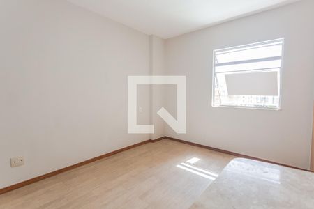 Suíte de apartamento para alugar com 3 quartos, 90m² em Funcionários, Belo Horizonte