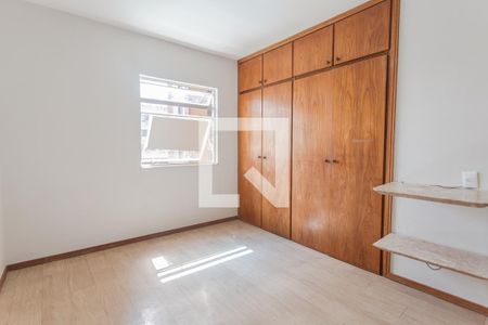 Suíte de apartamento para alugar com 3 quartos, 90m² em Funcionários, Belo Horizonte