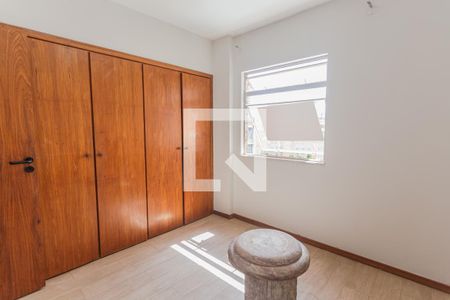 Quarto  de apartamento à venda com 3 quartos, 90m² em Funcionários, Belo Horizonte