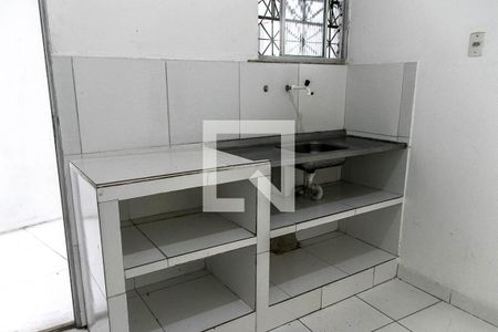 Cozinha de casa para alugar com 3 quartos, 65m² em Tancredo Neves, Salvador