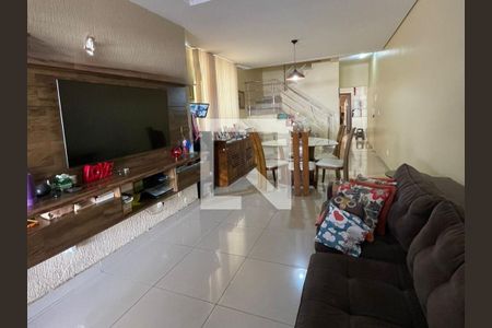 Sala de casa à venda com 3 quartos, 240m² em Cabral, Contagem