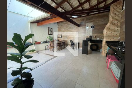 Espaço Gourmet de casa à venda com 3 quartos, 240m² em Cabral, Contagem