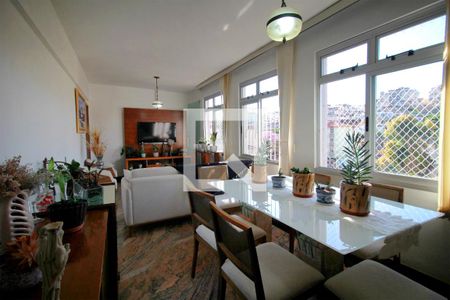 Sala de apartamento à venda com 2 quartos, 70m² em Sagrada Família, Belo Horizonte