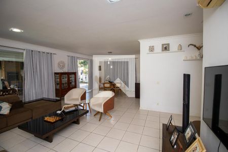 Sala de casa de condomínio à venda com 4 quartos, 836m² em Vargem Grande, Rio de Janeiro