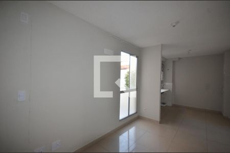 Sala de apartamento para alugar com 2 quartos, 43m² em Cosmos, Rio de Janeiro