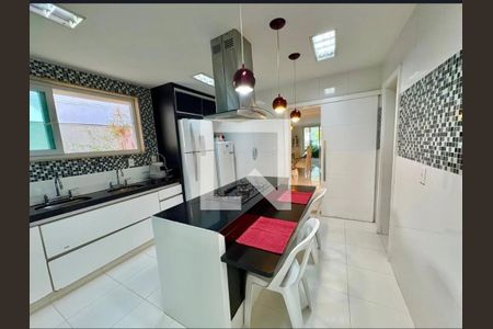 Cozinha de casa de condomínio à venda com 5 quartos, 400m² em Barra da Tijuca, Rio de Janeiro
