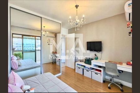 Quarto de casa de condomínio à venda com 3 quartos, 224m² em Barra da Tijuca, Rio de Janeiro