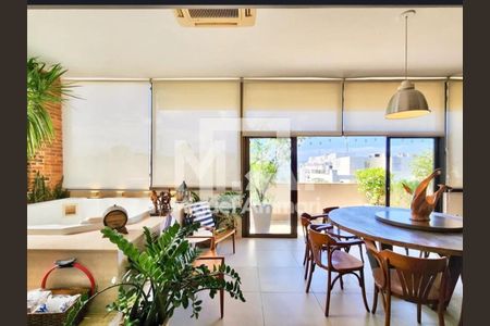Sala de casa de condomínio à venda com 3 quartos, 224m² em Barra da Tijuca, Rio de Janeiro