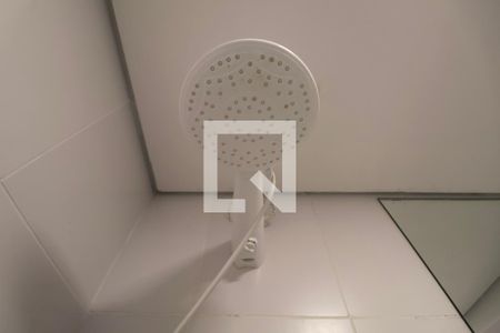 Banheiro da Suíte de apartamento para alugar com 2 quartos, 65m² em Centro, Guarujá