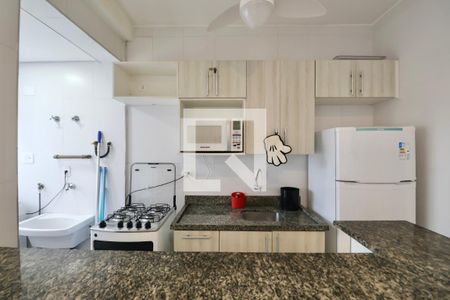 Cozinha de apartamento para alugar com 2 quartos, 65m² em Centro, Guarujá