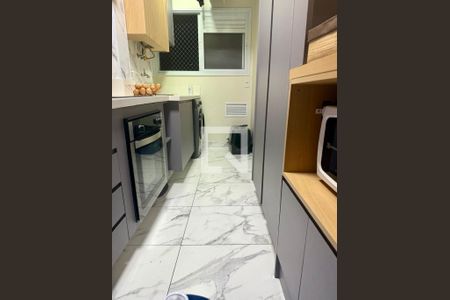 Cozinha de apartamento à venda com 2 quartos, 68m² em Vila Guilhermina, São Paulo
