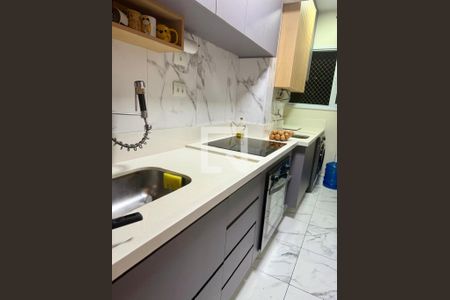 Cozinha de apartamento à venda com 2 quartos, 68m² em Vila Guilhermina, São Paulo