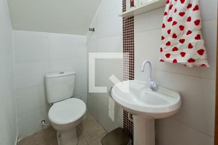 Lavabo de casa de condomínio para alugar com 2 quartos, 56m² em Maracanã, Praia Grande
