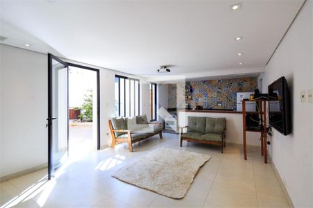 Casa à venda com 3 quartos, 256m² em Jardim Petropolis, São Paulo