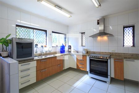 Casa à venda com 3 quartos, 256m² em Jardim Petropolis, São Paulo