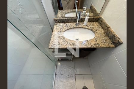 Banheiro da suíte 1 de apartamento à venda com 3 quartos, 106m² em Vila Gilda, Santo André