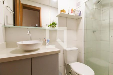 Banheiro de apartamento à venda com 2 quartos, 50m² em Olaria, Canoas