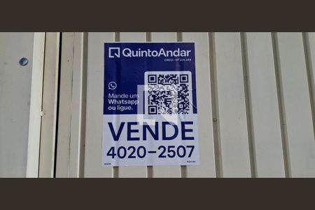 Plaquinha instalada na fachada de casa à venda com 2 quartos, 101m² em Casa Branca, Santo André