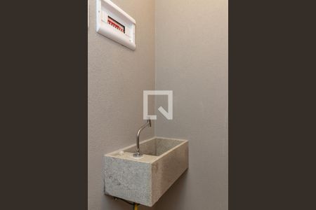 Lavabo 01 de casa à venda com 3 quartos, 200m² em Vila Lais, São Paulo