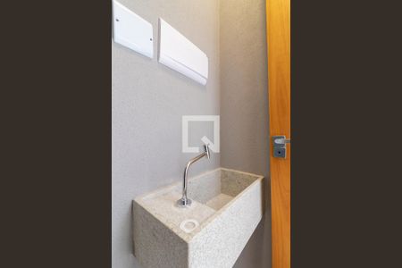 Lavabo 01 de casa à venda com 3 quartos, 200m² em Vila Lais, São Paulo