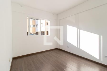 Quarto 1 de apartamento para alugar com 2 quartos, 49m² em Pinheirinho, Curitiba