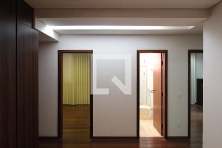 Sala de TV de apartamento à venda com 4 quartos, 112m² em Ouro Preto, Belo Horizonte