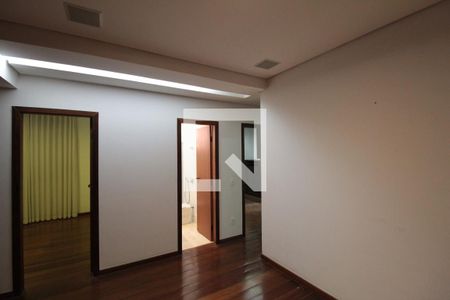 Sala de TV de apartamento à venda com 4 quartos, 112m² em Ouro Preto, Belo Horizonte