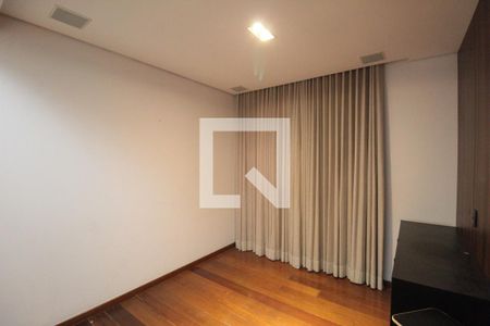 Sala de TV de apartamento à venda com 4 quartos, 112m² em Ouro Preto, Belo Horizonte