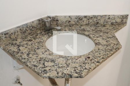 Lavabo de casa de condomínio para alugar com 3 quartos, 100m² em Parque Rincao, Cotia