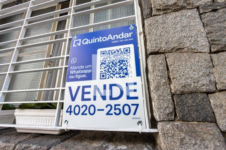 Placa de casa à venda com 4 quartos, 136m² em Vila Anglo Brasileira, São Paulo