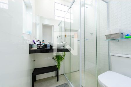 Banheiro de apartamento à venda com 2 quartos, 49m² em Jardim America, Belo Horizonte