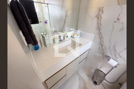 Banheiro da Suíte de apartamento à venda com 3 quartos, 194m² em Amazonas, Contagem
